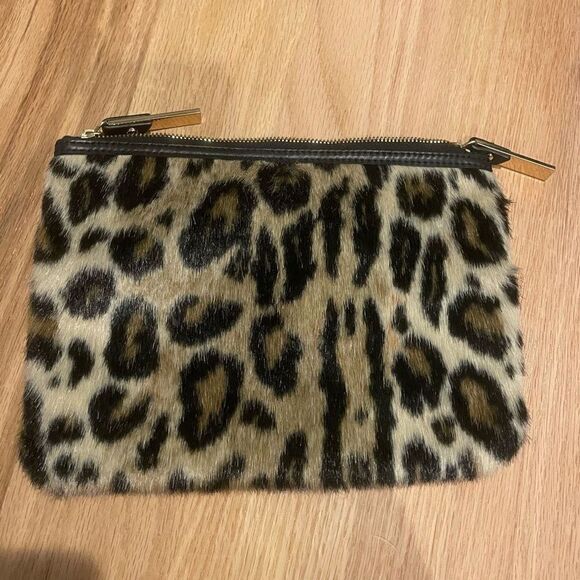 Clutches_&_Wristlets
